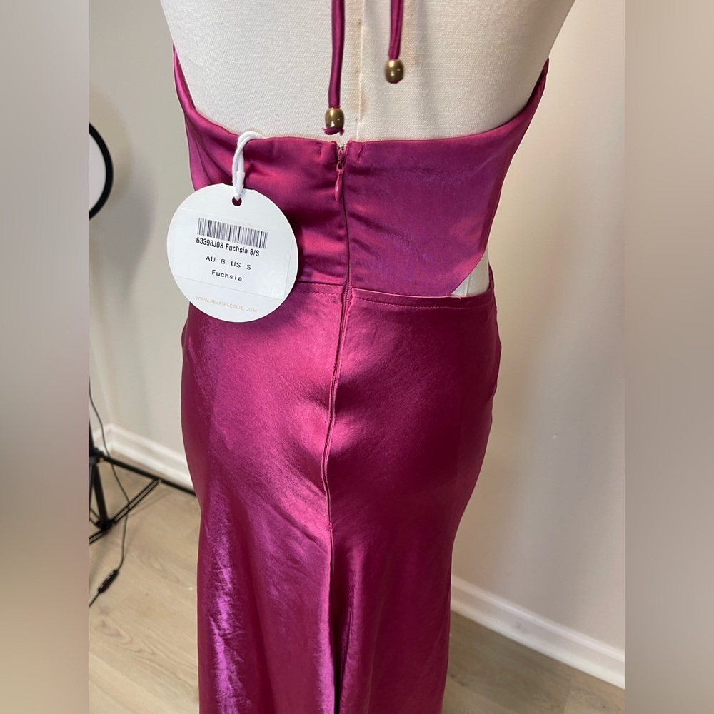 NEW ! Selfie Leslie Social Butterfly Cut-Out Waist Midi Dress Fuchsia - Picture 13 of 14